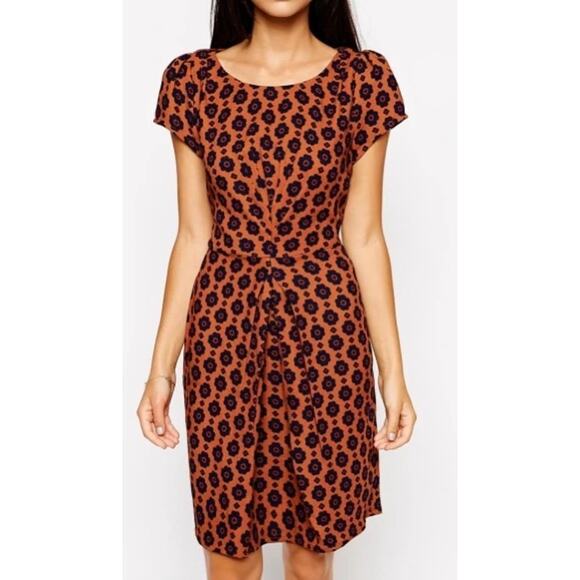 YUMI Dress - Picture 1 of 8